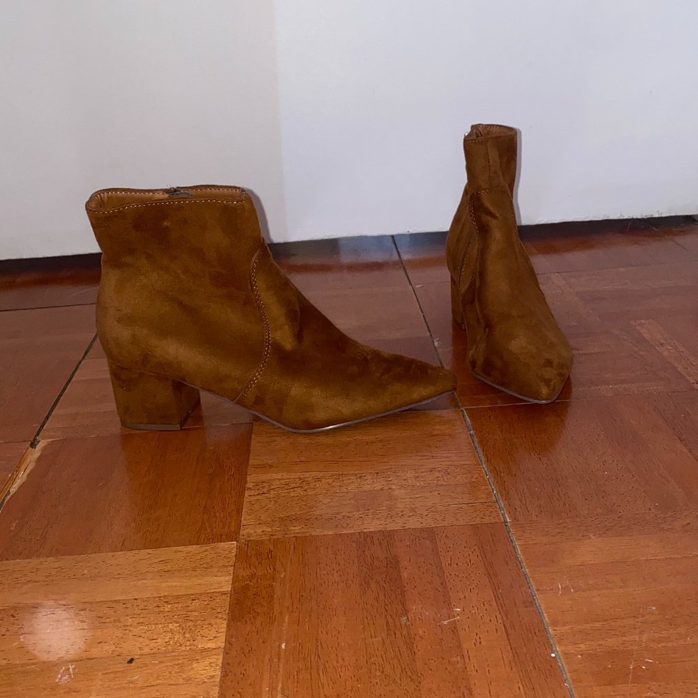 Lulu's brown pointed toe boots